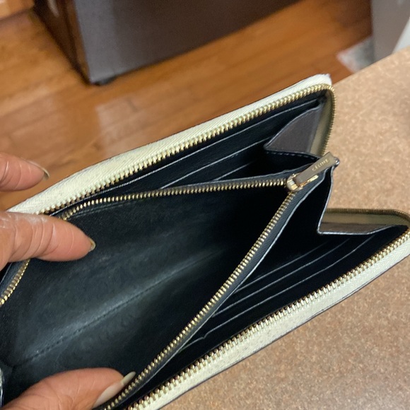 Celine Zippy Wallet - Picture 10 of 15
